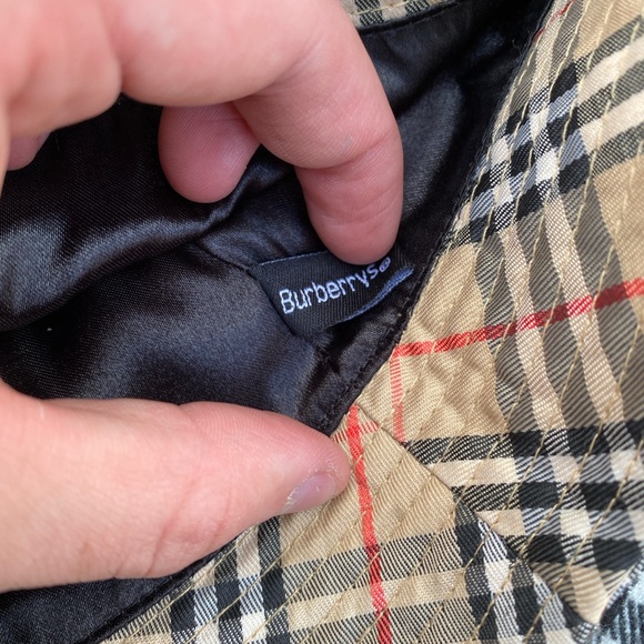 Lot of 3 Burberry Novacheck Scarves, Hats - Picture 5 of 6